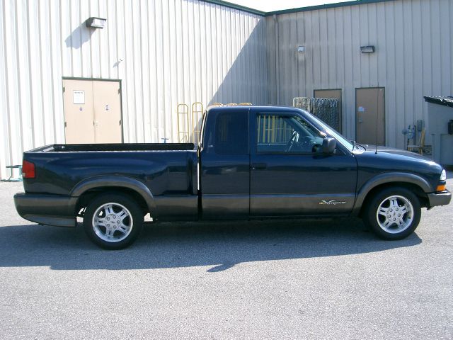 Chevrolet S10 2000 photo 2