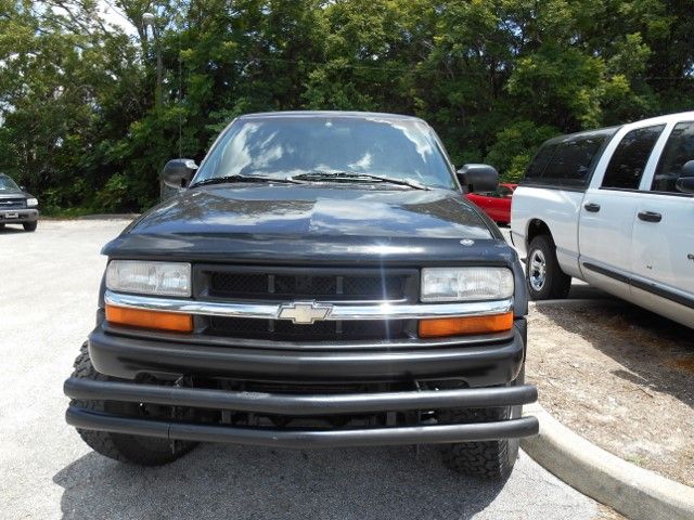 Chevrolet S10 2000 photo 2