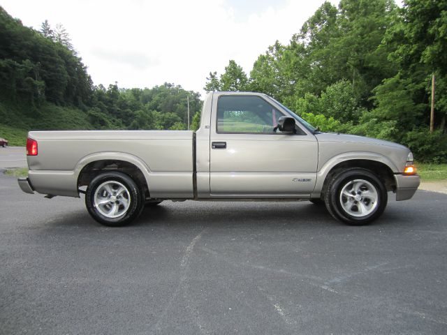 Chevrolet S10 2000 photo 2