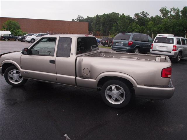 Chevrolet S10 2000 photo 1