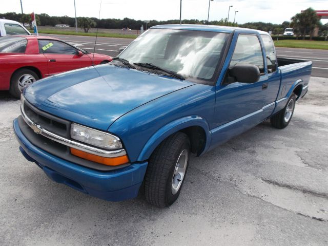 Chevrolet S10 2000 photo 2