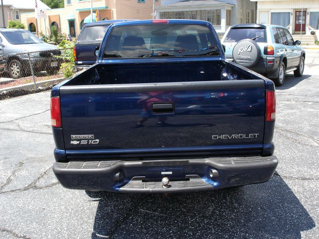 Chevrolet S10 2000 photo 1