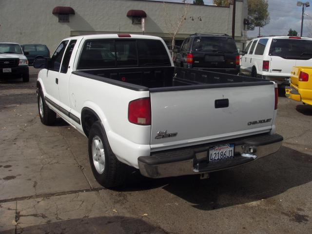 Chevrolet S10 2000 photo 3