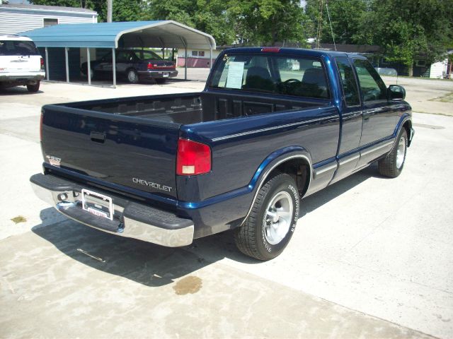 Chevrolet S10 2000 photo 1