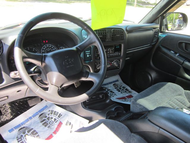 Chevrolet S10 Handicap Lift And Control Leg 1 Owner Pickup Truck