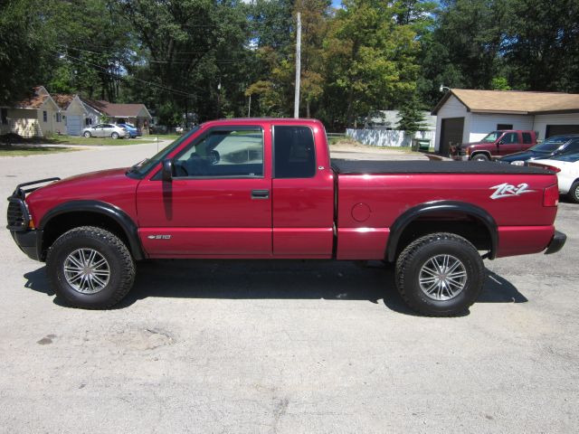 Chevrolet S10 2000 photo 2