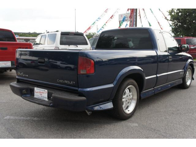 Chevrolet S10 2000 photo 1