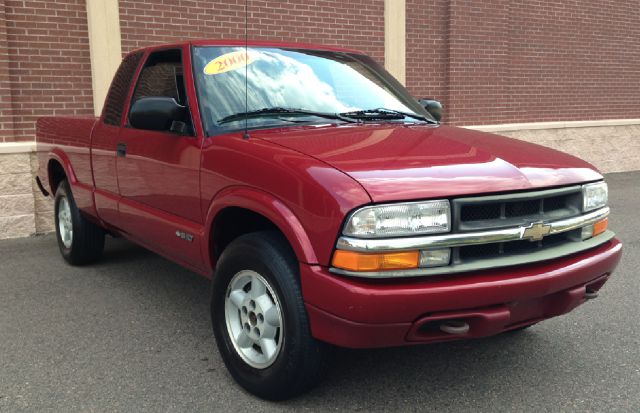 Chevrolet S10 2000 photo 2