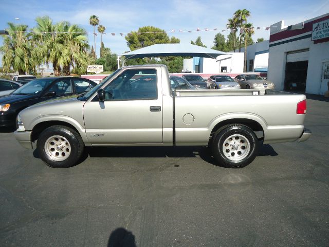 Chevrolet S10 2000 photo 2