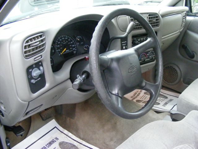 Chevrolet S10 4dr Sdn Auto GLS w/XM Pickup Truck