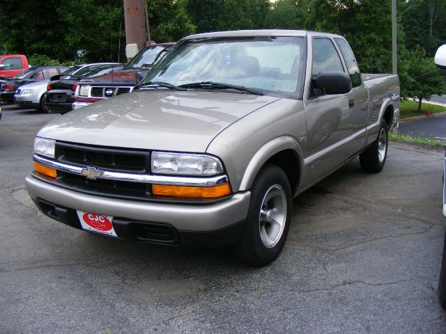 Chevrolet S10 2000 photo 2