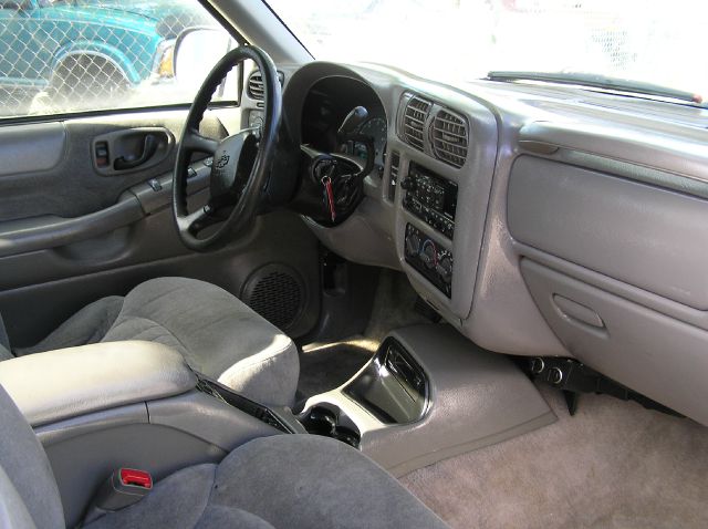 Chevrolet S10 4dr Sdn Auto GLS w/XM Pickup Truck