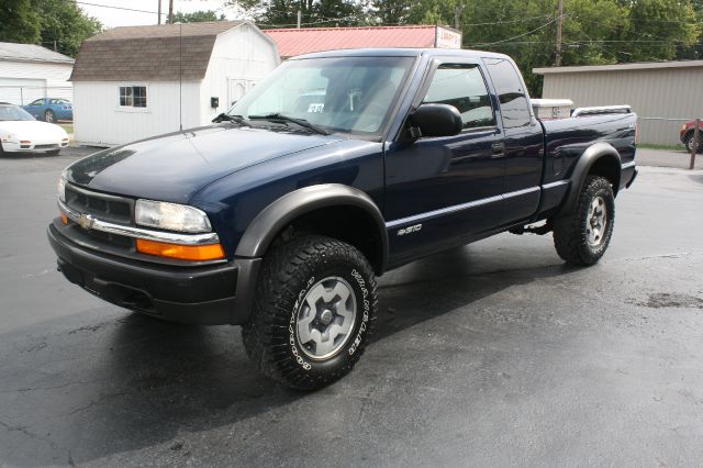 Chevrolet S10 2000 photo 1