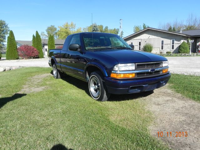 Chevrolet S10 2000 photo 1