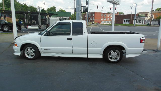 Chevrolet S10 4dr Sdn Auto GLS w/XM Pickup Truck