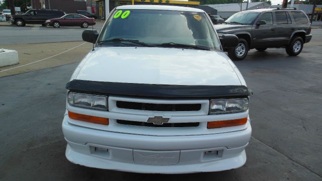 Chevrolet S10 2000 photo 1