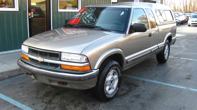 Chevrolet S10 2000 photo 1