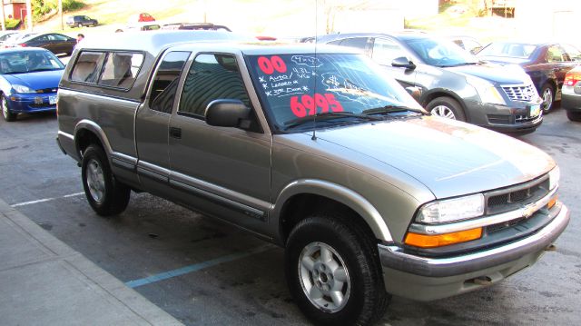 Chevrolet S10 2000 photo 2