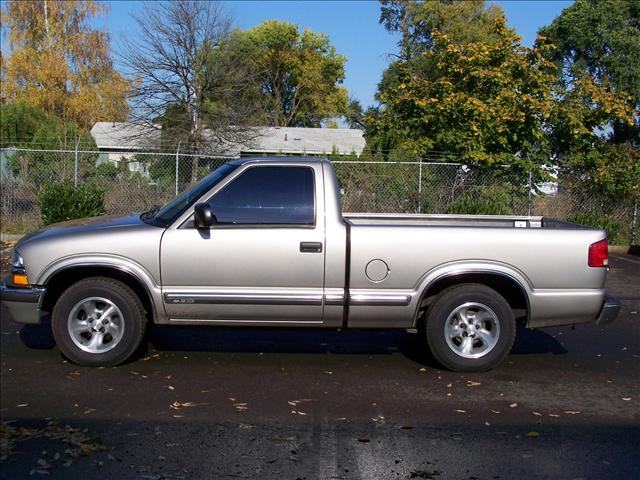 Chevrolet S10 2000 photo 3