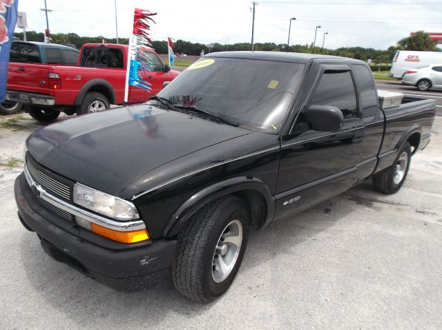 Chevrolet S10 2000 photo 2