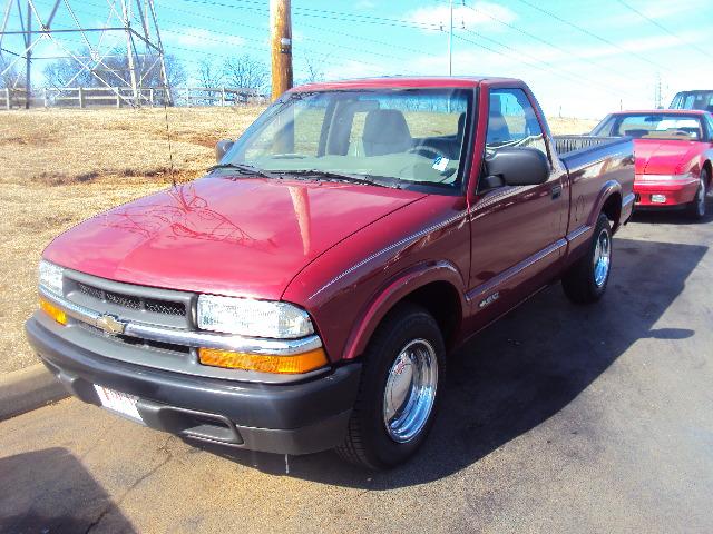 Chevrolet S10 Base Pickup