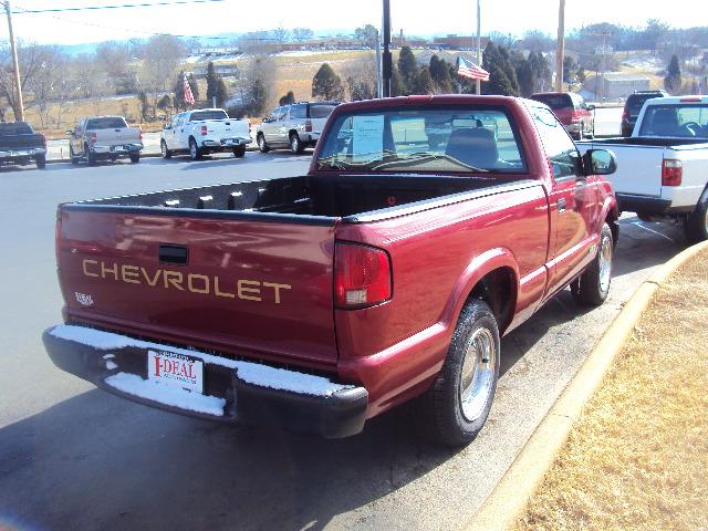 Chevrolet S10 2001 photo 1