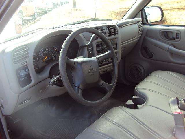 Chevrolet S10 2001 photo 2