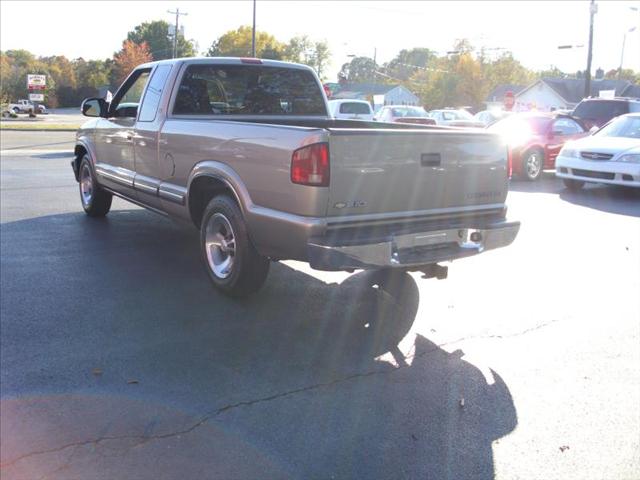 Chevrolet S10 2001 photo 1