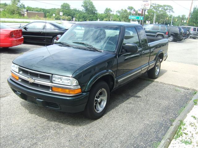 Chevrolet S10 2001 photo 2