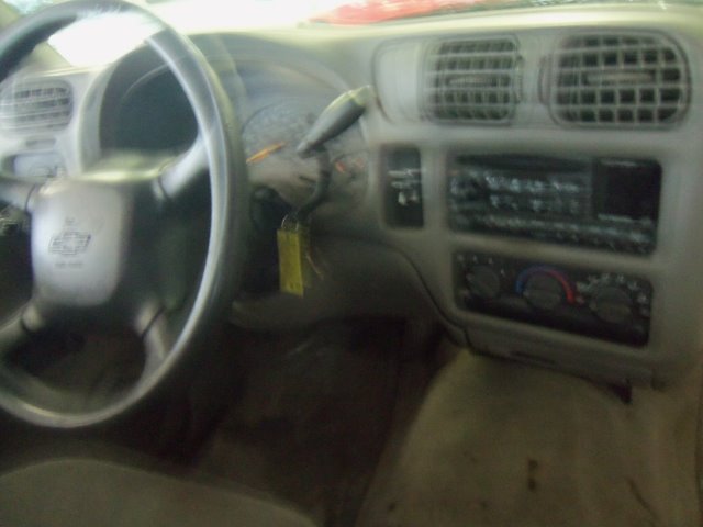 Chevrolet S10 4dr Sdn Auto GLS w/XM Pickup Truck