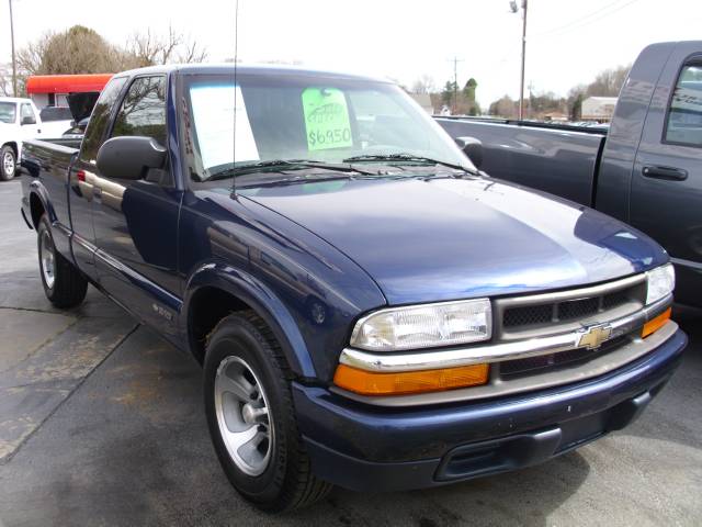 Chevrolet S10 Base Pickup