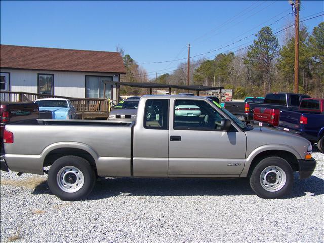 Chevrolet S10 2001 photo 2