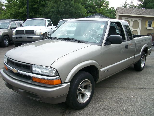 Chevrolet S10 4dr Sdn Auto GLS w/XM Pickup Truck