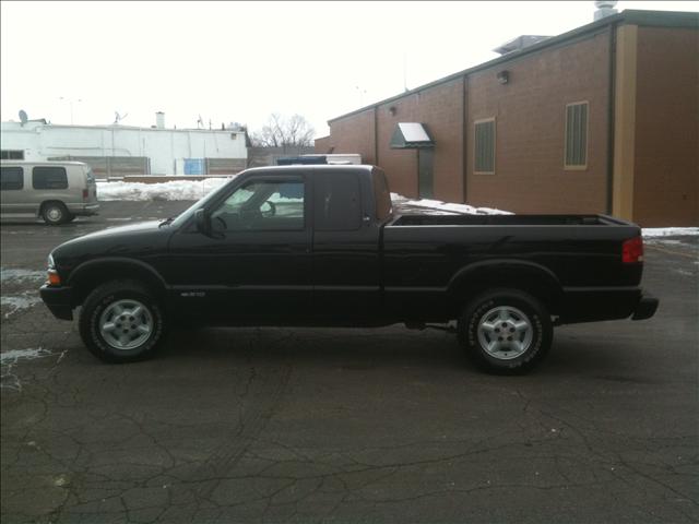 Chevrolet S10 Base Pickup