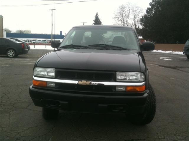 Chevrolet S10 2001 photo 2