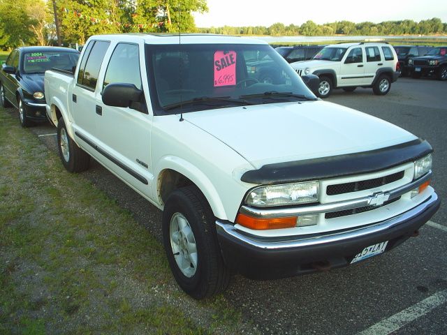 Chevrolet S10 2001 photo 2