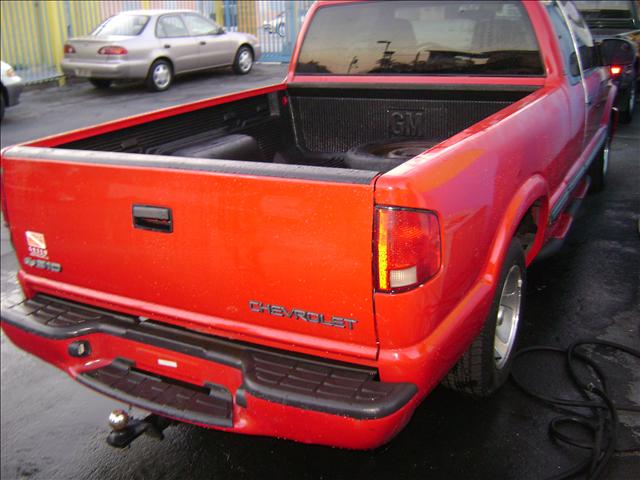 Chevrolet S10 2001 photo 2