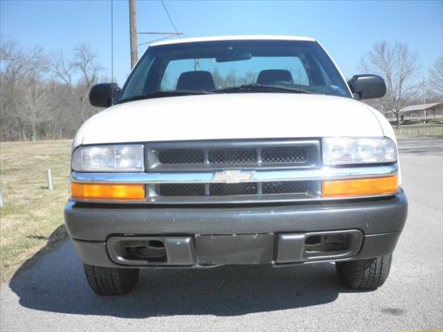 Chevrolet S10 2001 photo 2