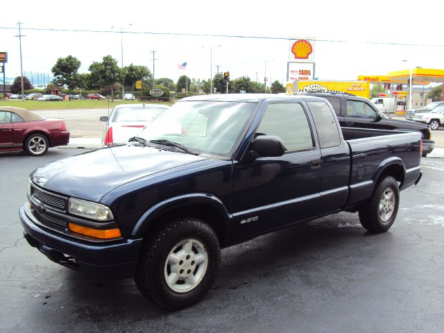 Chevrolet S10 2001 photo 2