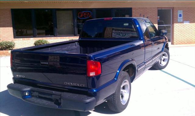 Chevrolet S10 2001 photo 2