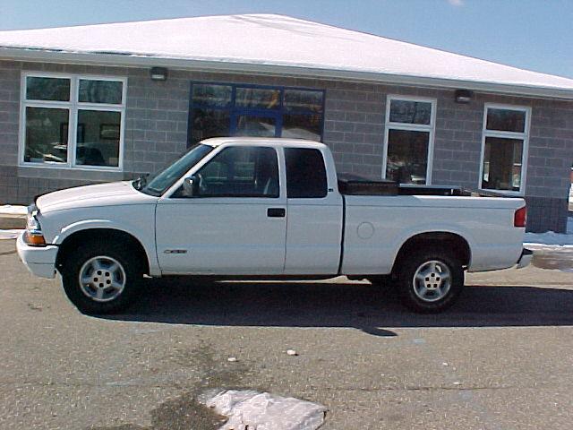 Chevrolet S10 2001 photo 2