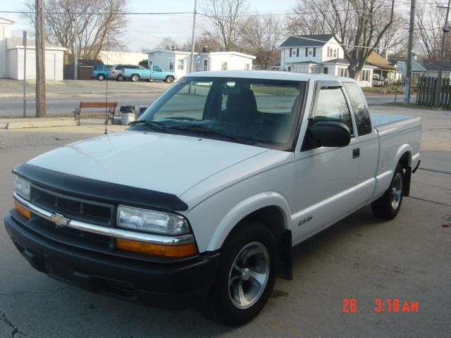 Chevrolet S10 Base Pickup