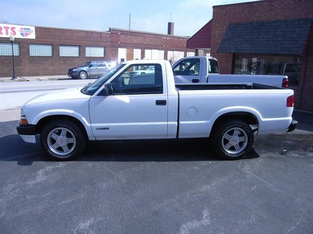 Chevrolet S10 2001 photo 3