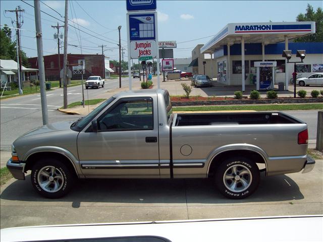 Chevrolet S10 2001 photo 1