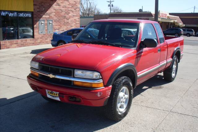 Chevrolet S10 2001 photo 1