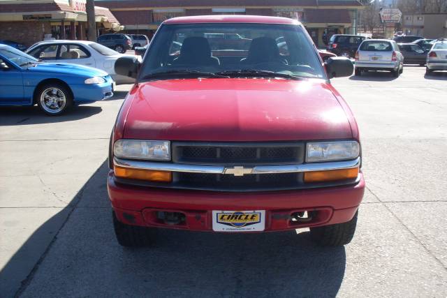 Chevrolet S10 2001 photo 2