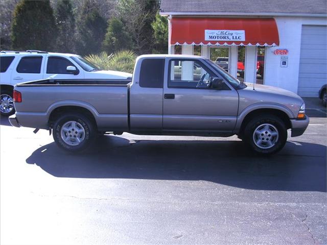 Chevrolet S10 2001 photo 2