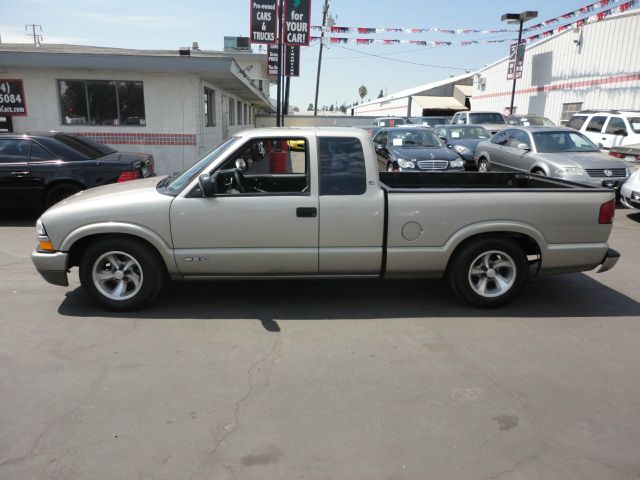 Chevrolet S10 2001 photo 2