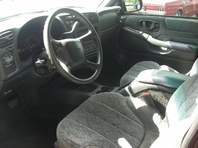 Chevrolet S10 2001 photo 2