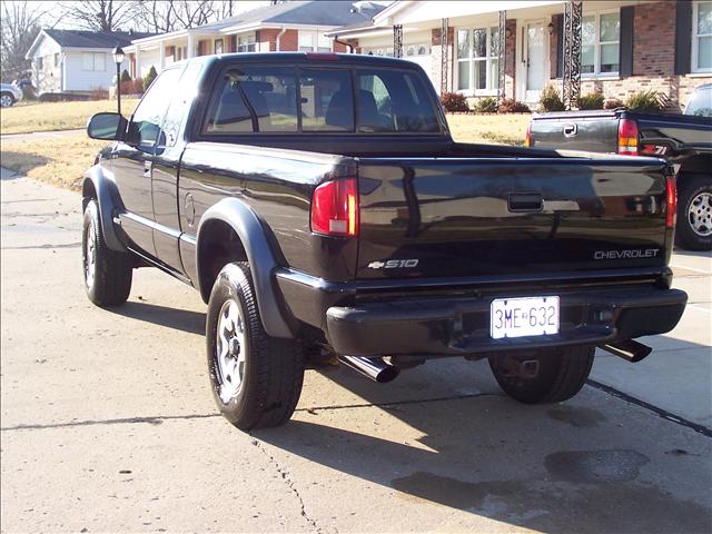 Chevrolet S10 2001 photo 1